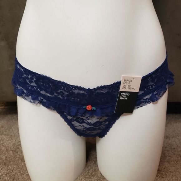 H&M LACEY RUFFLE BLUE THONG SIZE 6 NWT - Picture 1 of 3